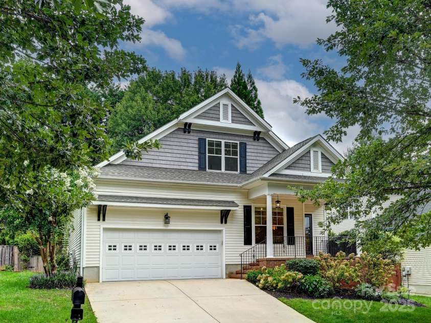 1343 Heathbrook Circle, Asheville, NC 28803.  MLS# CAR4293968, YatesRealty ID 34717. Welcome home to Biltmore Park