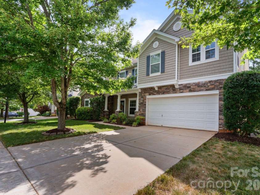 9509 Seamill Road, Charlotte, NC 28278.  MLS# CAR4395632, YatesRealty ID 34718. 