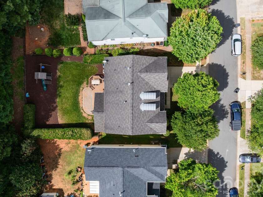 9509 Seamill Road, Charlotte, NC 28278.  MLS# CAR4395632, YatesRealty ID 34718. 