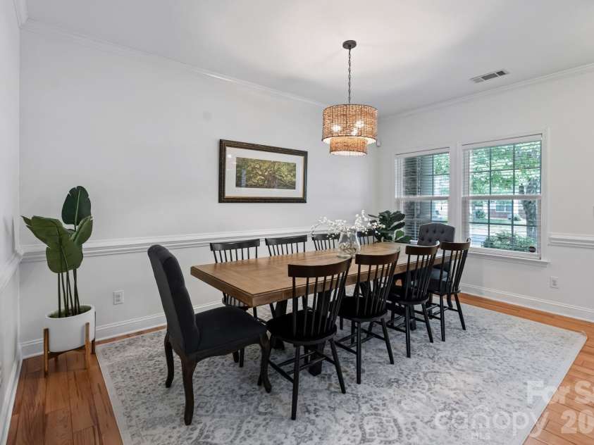 9509 Seamill Road, Charlotte, NC 28278.  MLS# CAR4395632, YatesRealty ID 34718. 