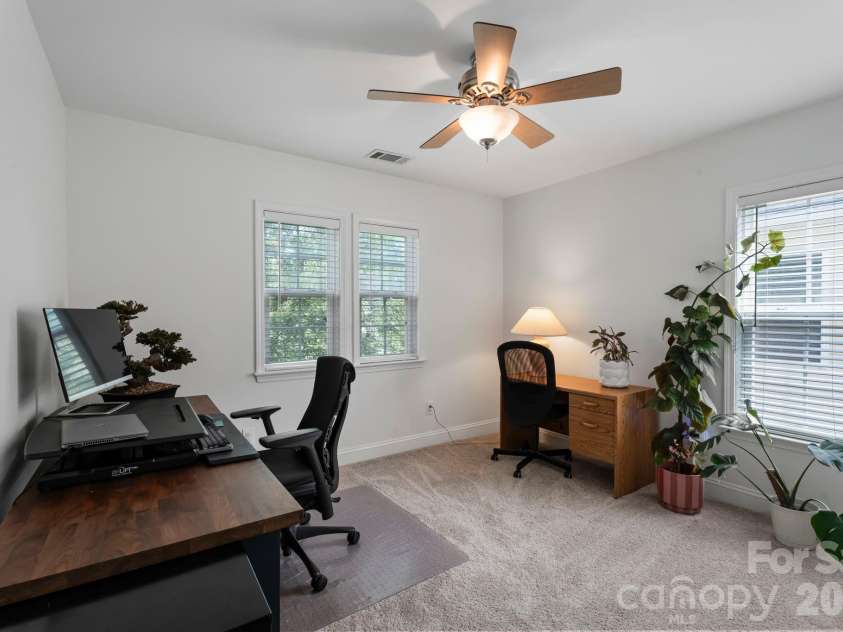 9509 Seamill Road, Charlotte, NC 28278.  MLS# CAR4395632, YatesRealty ID 34718. 