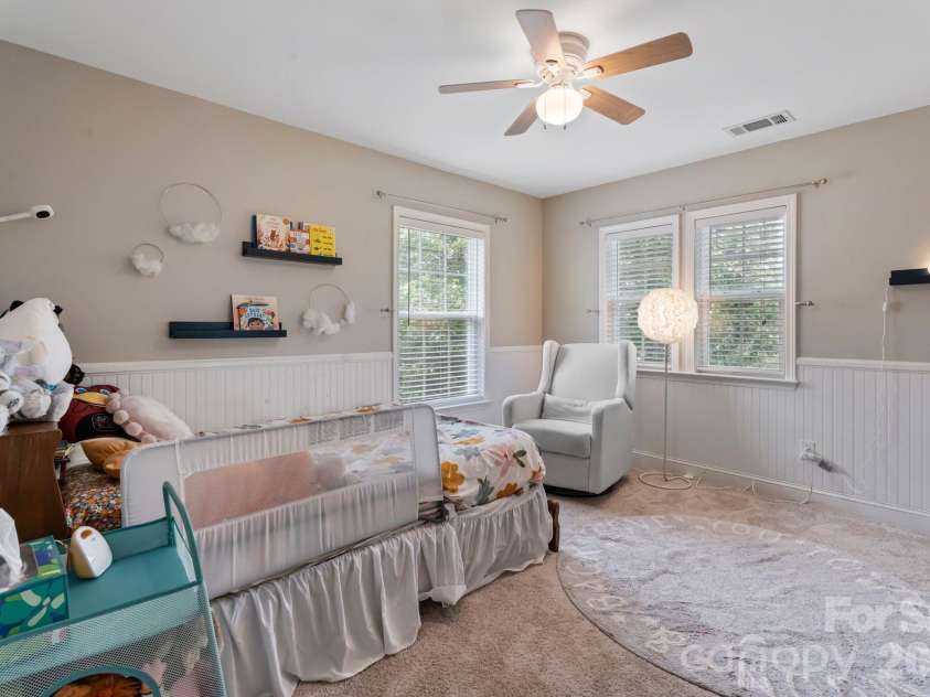 9509 Seamill Road, Charlotte, NC 28278.  MLS# CAR4395632, YatesRealty ID 34718. 