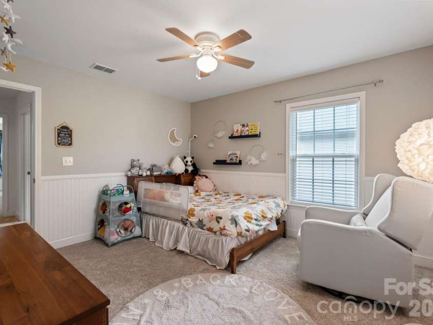 9509 Seamill Road, Charlotte, NC 28278.  MLS# CAR4395632, YatesRealty ID 34718. 