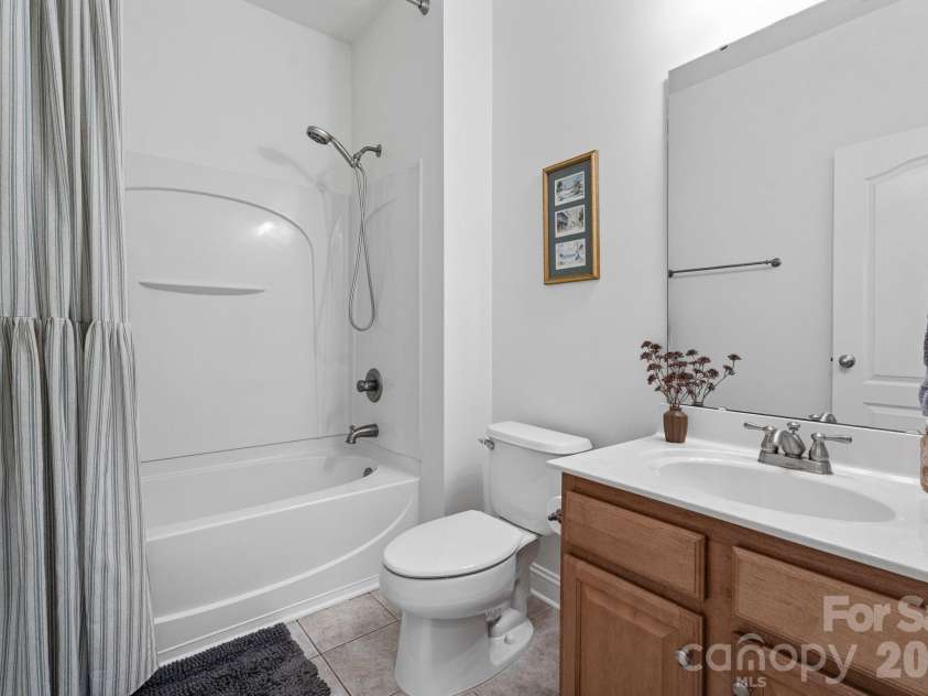 9509 Seamill Road, Charlotte, NC 28278.  MLS# CAR4395632, YatesRealty ID 34718. 