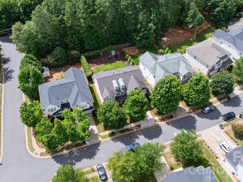 9509 Seamill Road, Charlotte, NC 28278.  MLS# CAR4395632, YatesRealty ID 34718. 
