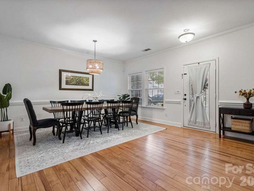 9509 Seamill Road, Charlotte, NC 28278.  MLS# CAR4395632, YatesRealty ID 34718. 