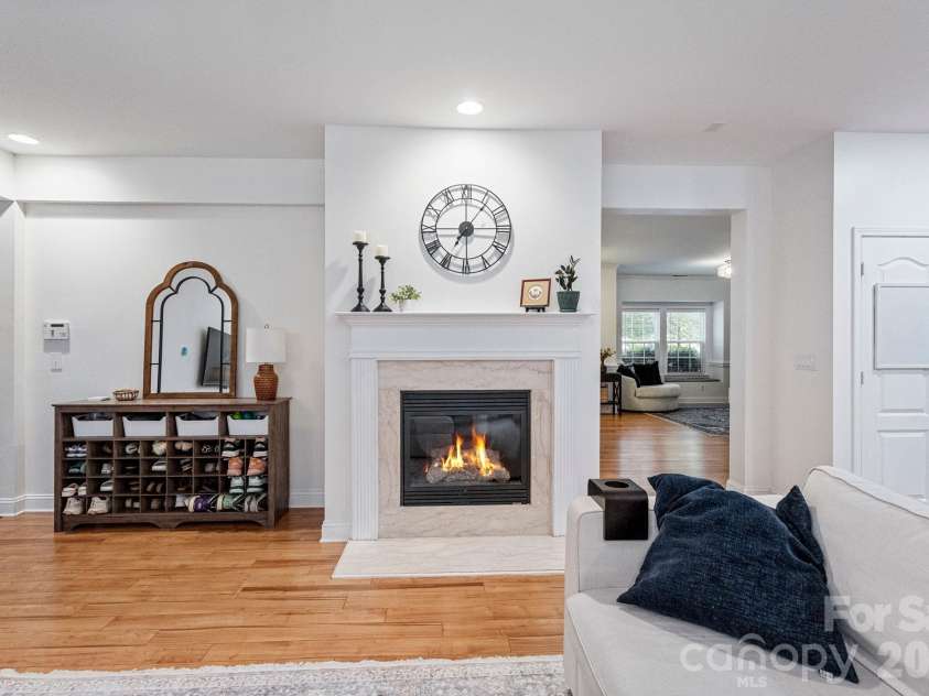 9509 Seamill Road, Charlotte, NC 28278.  MLS# CAR4395632, YatesRealty ID 34718. 
