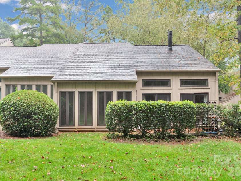 36 Old Post Road, Lake Wylie, SC 29710.  MLS# CAR4307566, YatesRealty ID 3472. Backyard Space 