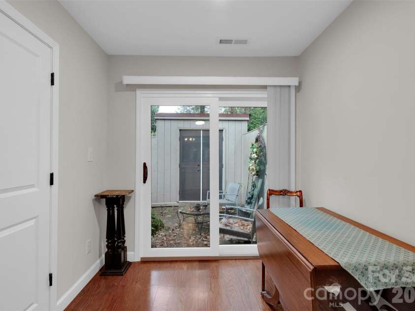 36 Old Post Road, Lake Wylie, SC 29710.  MLS# CAR4307566, YatesRealty ID 3472. Breakfast Nook/Laundry