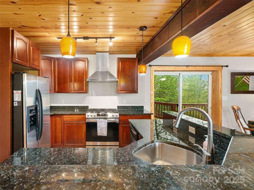 412 Blueberry Drive, Burnsville, NC 28714.  MLS# CAR4138121, YatesRealty ID 3472. 