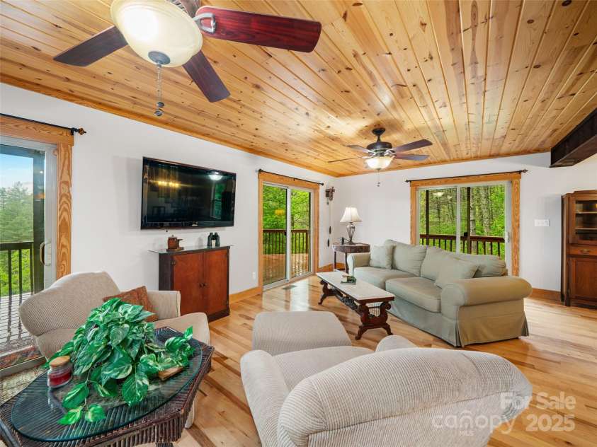 412 Blueberry Drive, Burnsville, NC 28714.  MLS# CAR4138121, YatesRealty ID 3472. 