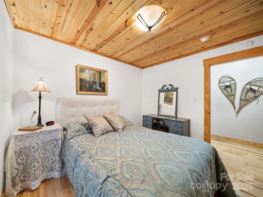 412 Blueberry Drive, Burnsville, NC 28714.  MLS# CAR4138121, YatesRealty ID 3472. 