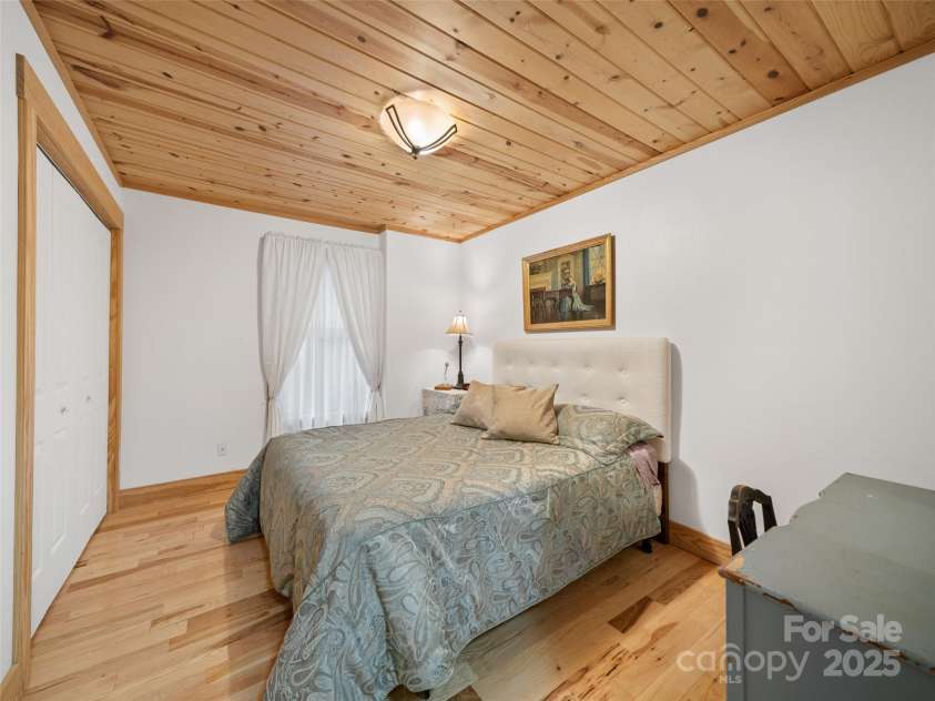 412 Blueberry Drive, Burnsville, NC 28714.  MLS# CAR4138121, YatesRealty ID 3472. 