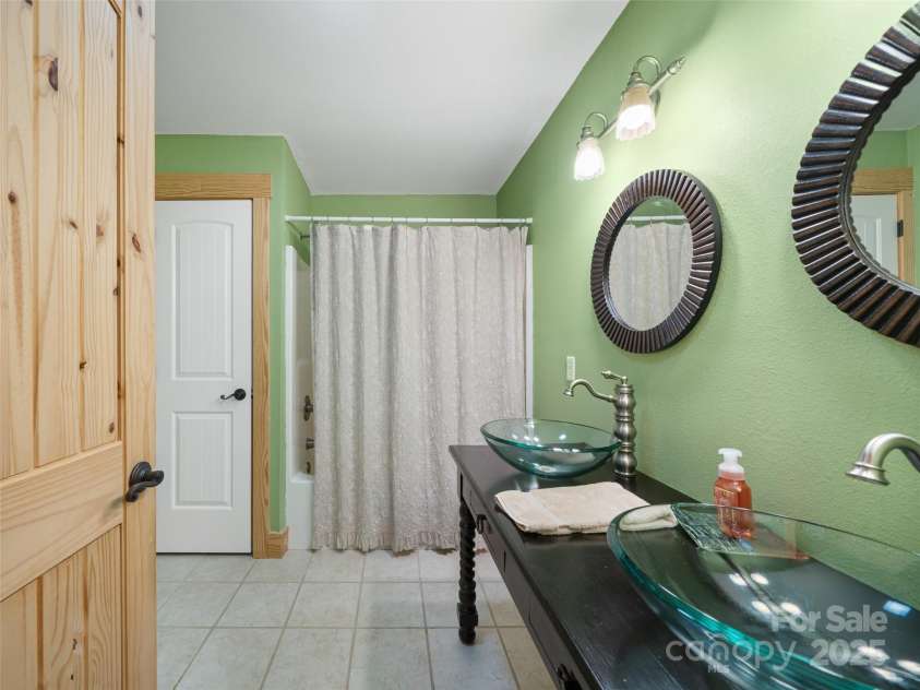 412 Blueberry Drive, Burnsville, NC 28714.  MLS# CAR4138121, YatesRealty ID 3472. 