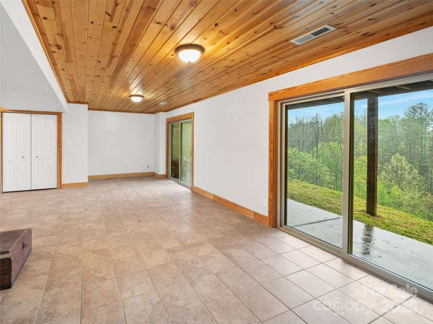 412 Blueberry Drive, Burnsville, NC 28714.  MLS# CAR4138121, YatesRealty ID 3472. 