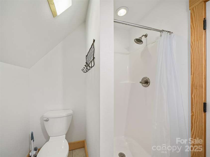 412 Blueberry Drive, Burnsville, NC 28714.  MLS# CAR4138121, YatesRealty ID 3472. 