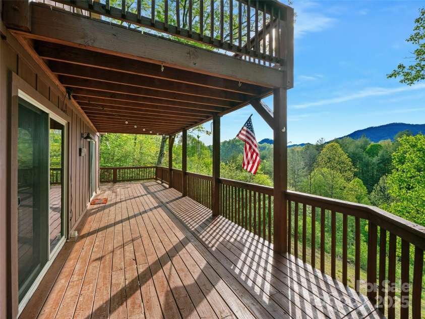 412 Blueberry Drive, Burnsville, NC 28714.  MLS# CAR4138121, YatesRealty ID 3472. 