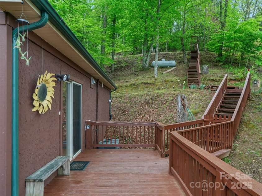 412 Blueberry Drive, Burnsville, NC 28714.  MLS# CAR4138121, YatesRealty ID 3472. 