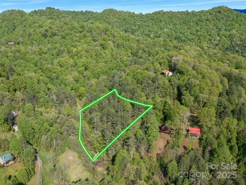 412 Blueberry Drive, Burnsville, NC 28714.  MLS# CAR4138121, YatesRealty ID 3472. 