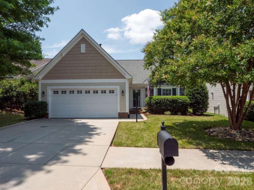 4406 Glenduran Lane, Waxhaw, NC 28173.  MLS# CAR4399887, YatesRealty ID 34721. 