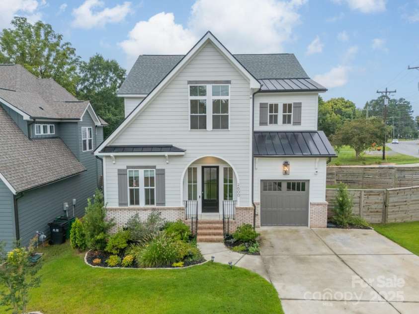 2600 Palm Avenue, Charlotte, NC 28205.  MLS# CAR4263482, YatesRealty ID 34722. 