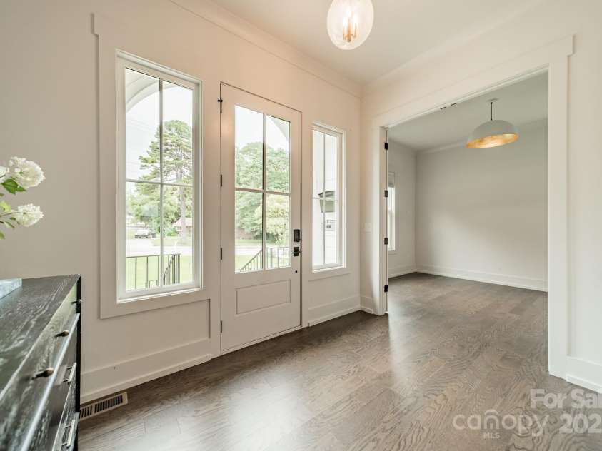 2600 Palm Avenue, Charlotte, NC 28205.  MLS# CAR4263482, YatesRealty ID 34722. 
