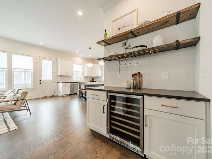 2600 Palm Avenue, Charlotte, NC 28205.  MLS# CAR4263482, YatesRealty ID 34722. 