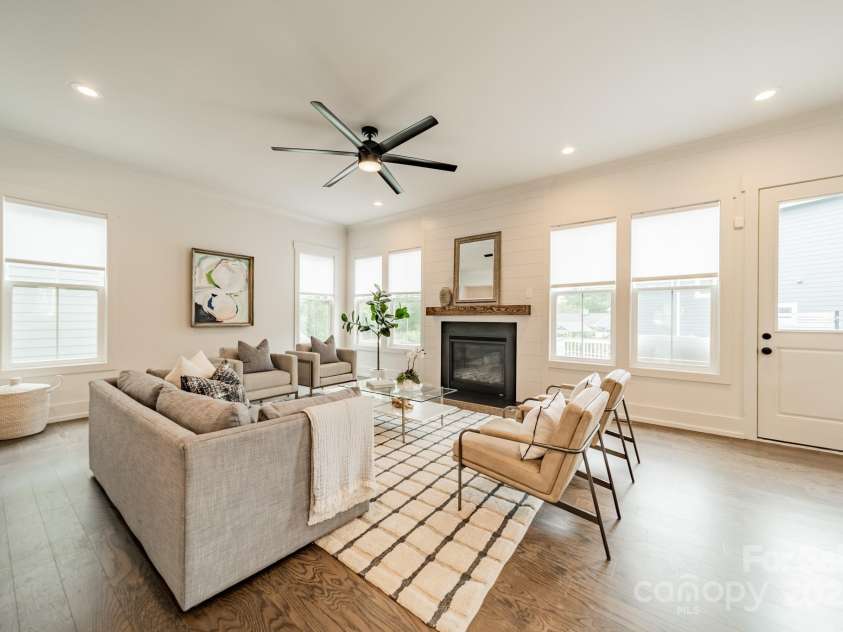 2600 Palm Avenue, Charlotte, NC 28205.  MLS# CAR4263482, YatesRealty ID 34722. 