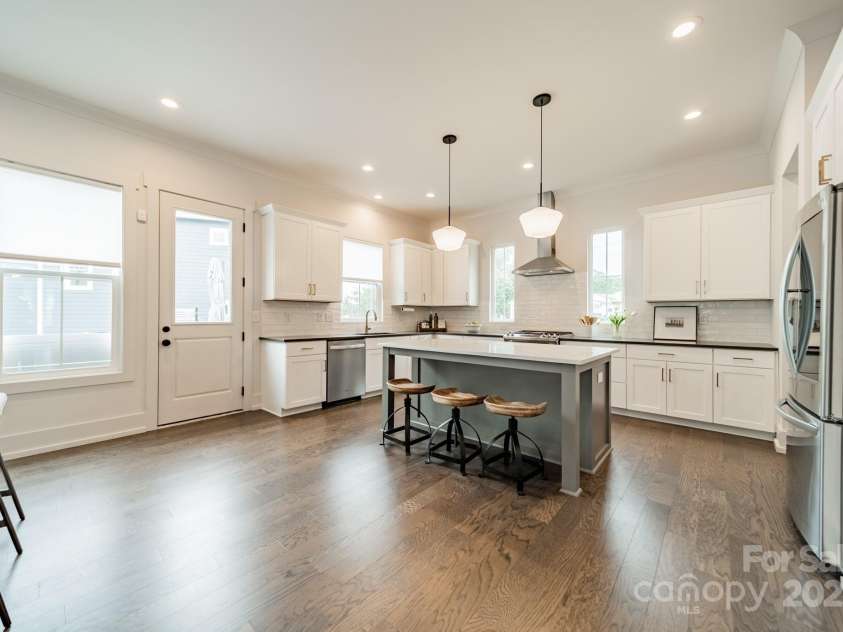 2600 Palm Avenue, Charlotte, NC 28205.  MLS# CAR4263482, YatesRealty ID 34722. 