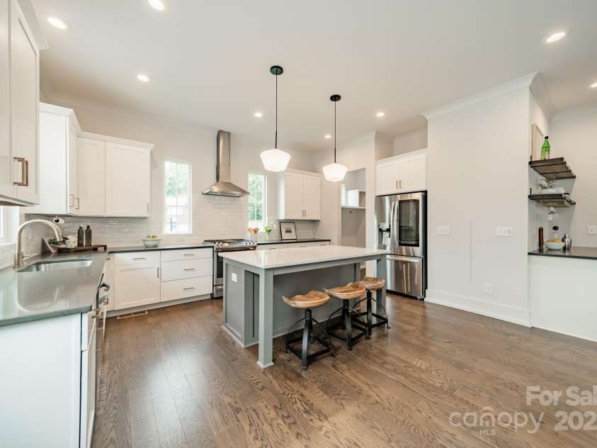 2600 Palm Avenue, Charlotte, NC 28205.  MLS# CAR4263482, YatesRealty ID 34722. 