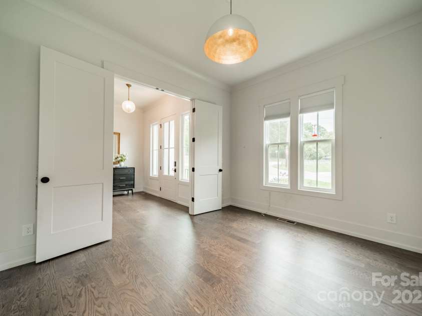 2600 Palm Avenue, Charlotte, NC 28205.  MLS# CAR4263482, YatesRealty ID 34722. 