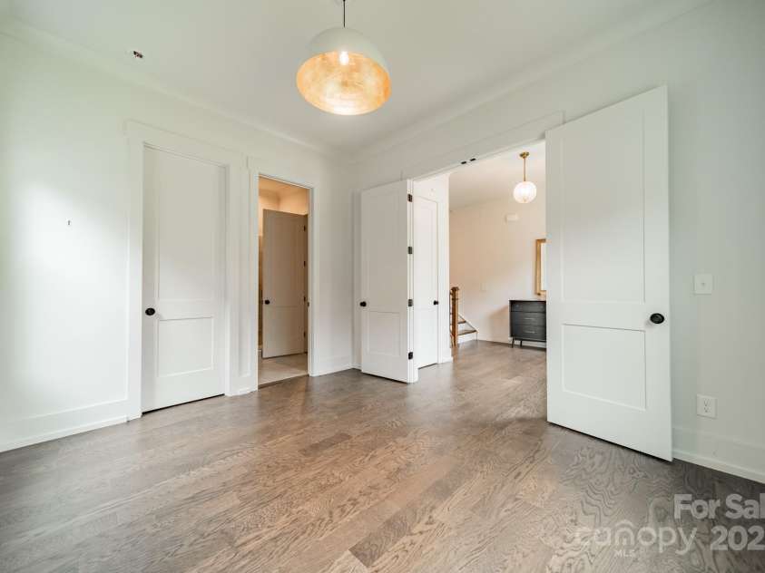 2600 Palm Avenue, Charlotte, NC 28205.  MLS# CAR4263482, YatesRealty ID 34722. 