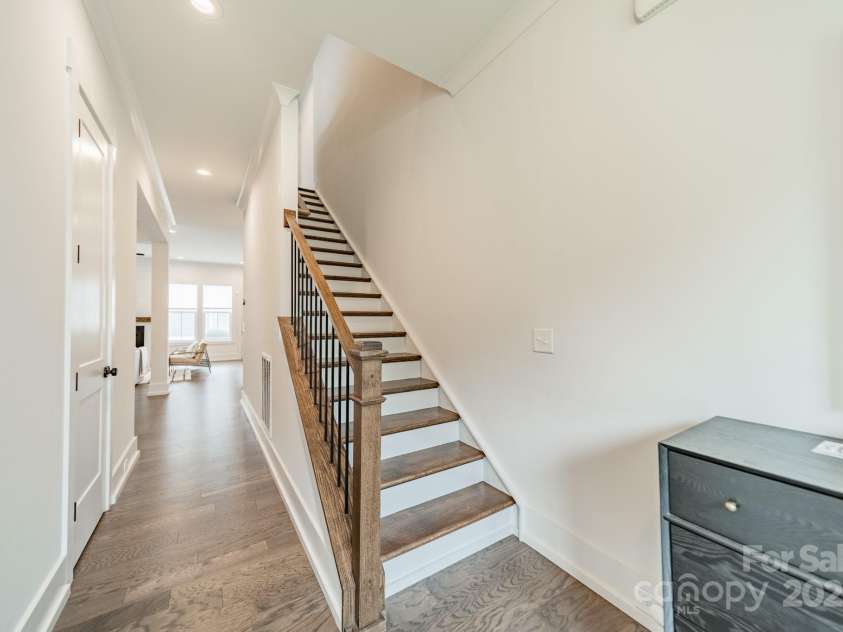 2600 Palm Avenue, Charlotte, NC 28205.  MLS# CAR4263482, YatesRealty ID 34722. 