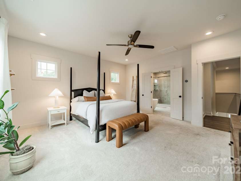 2600 Palm Avenue, Charlotte, NC 28205.  MLS# CAR4263482, YatesRealty ID 34722. 