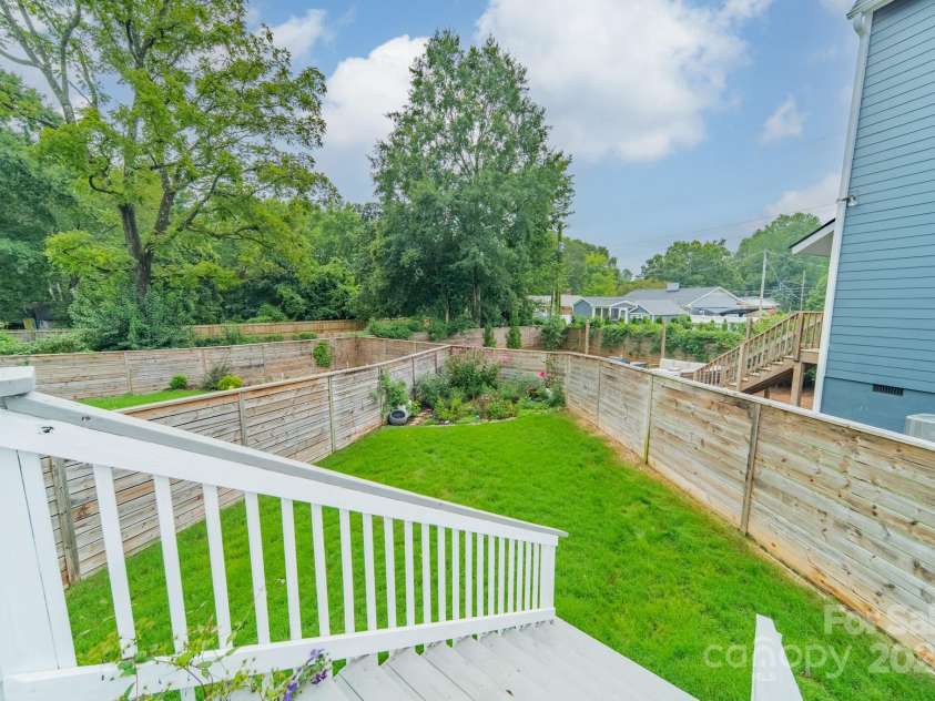 2600 Palm Avenue, Charlotte, NC 28205.  MLS# CAR4263482, YatesRealty ID 34722. 