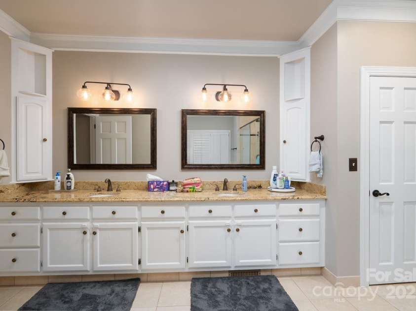 5201 Jupiter Hills Court, Charlotte, NC 28277.  MLS# CAR4294389, YatesRealty ID 34725. 