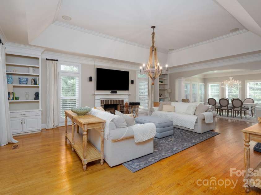 5201 Jupiter Hills Court, Charlotte, NC 28277.  MLS# CAR4294389, YatesRealty ID 34725. Living Room