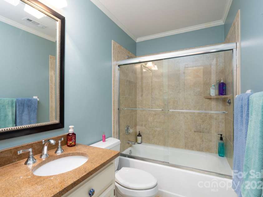 5201 Jupiter Hills Court, Charlotte, NC 28277.  MLS# CAR4294389, YatesRealty ID 34725. Upstairs bathroom 1