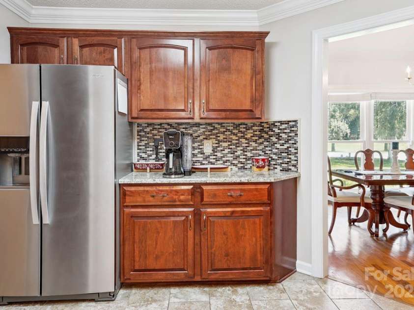 8300 Quail Hollow Drive, Harrisburg, NC 28075.  MLS# CAR4295062, YatesRealty ID 34726. Nice Cabinets.