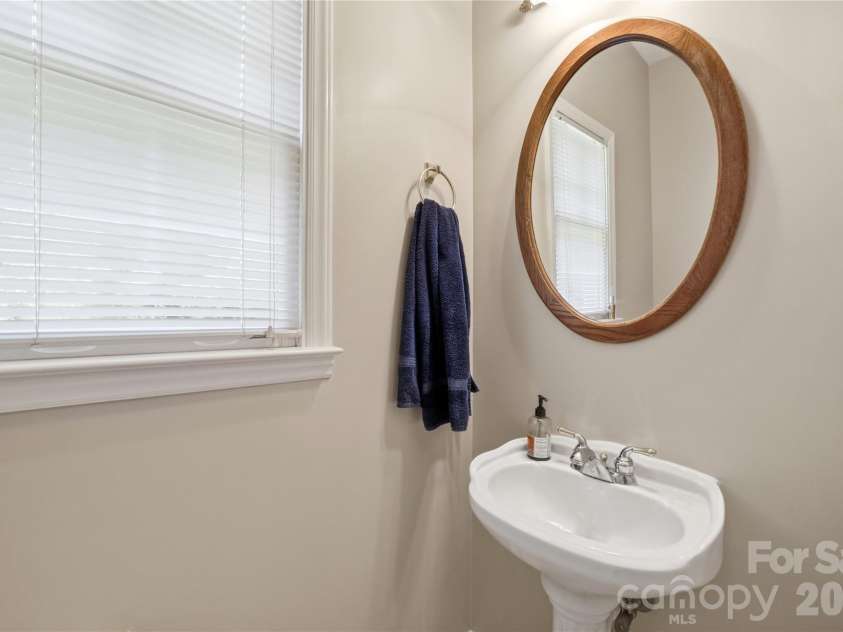 1009 Millwright Lane, Matthews, NC 28104.  MLS# CAR4387342, YatesRealty ID 34727. 