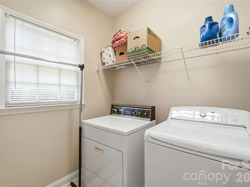 1009 Millwright Lane, Matthews, NC 28104.  MLS# CAR4387342, YatesRealty ID 34727. 