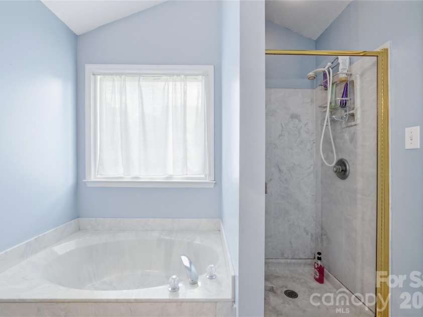 1009 Millwright Lane, Matthews, NC 28104.  MLS# CAR4387342, YatesRealty ID 34727. 