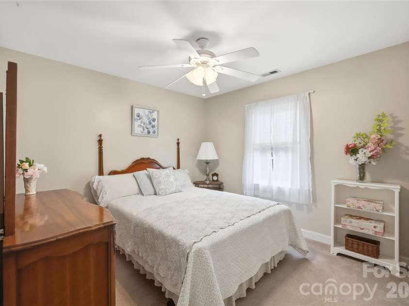 1009 Millwright Lane, Matthews, NC 28104.  MLS# CAR4387342, YatesRealty ID 34727. 