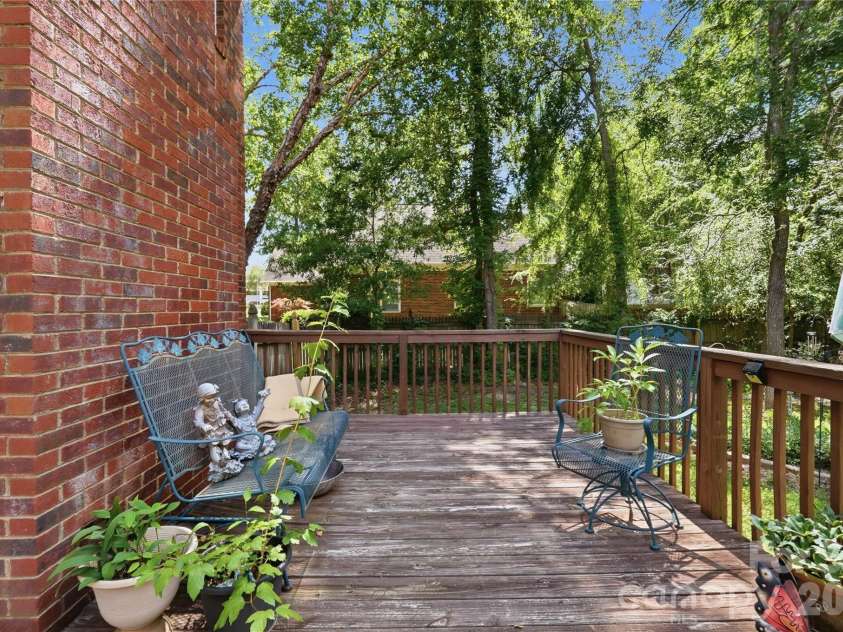 1009 Millwright Lane, Matthews, NC 28104.  MLS# CAR4387342, YatesRealty ID 34727. 