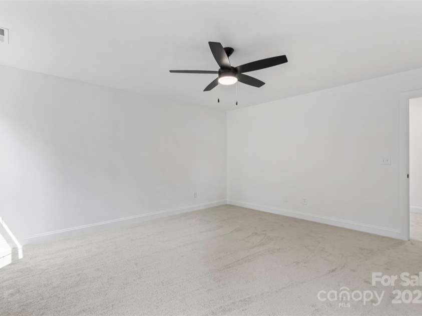 1305 Winged Way, Kannapolis, NC 28083.  MLS# CAR4295043, YatesRealty ID 34727. 