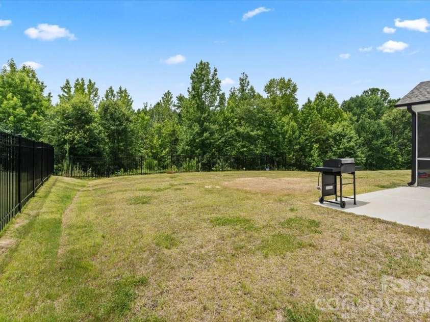 183 Parkmont Drive, Troutman, NC 28166.  MLS# CAR4397410, YatesRealty ID 34728. 