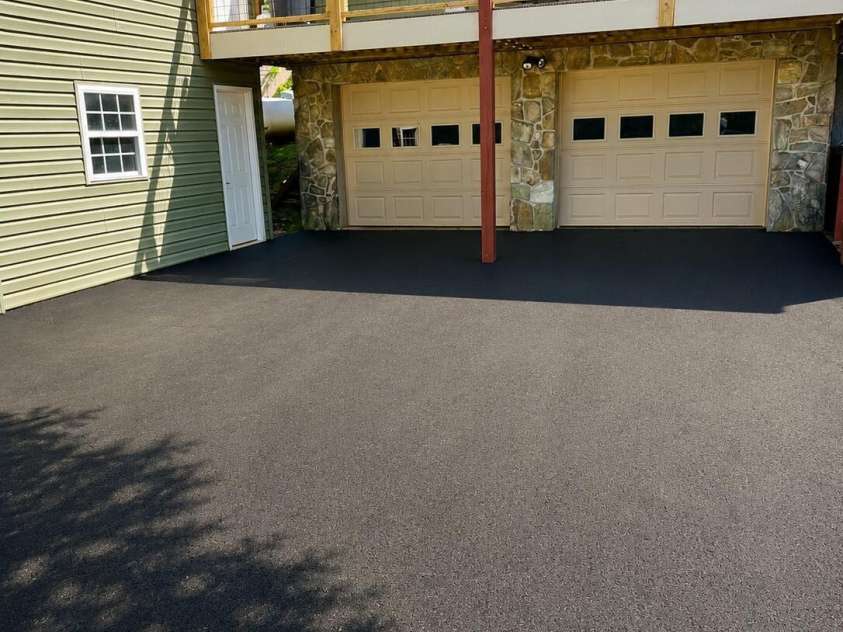 102 Phillips Road, Spruce Pine, NC 28777.  MLS# CAR4390354, YatesRealty ID 34729. 