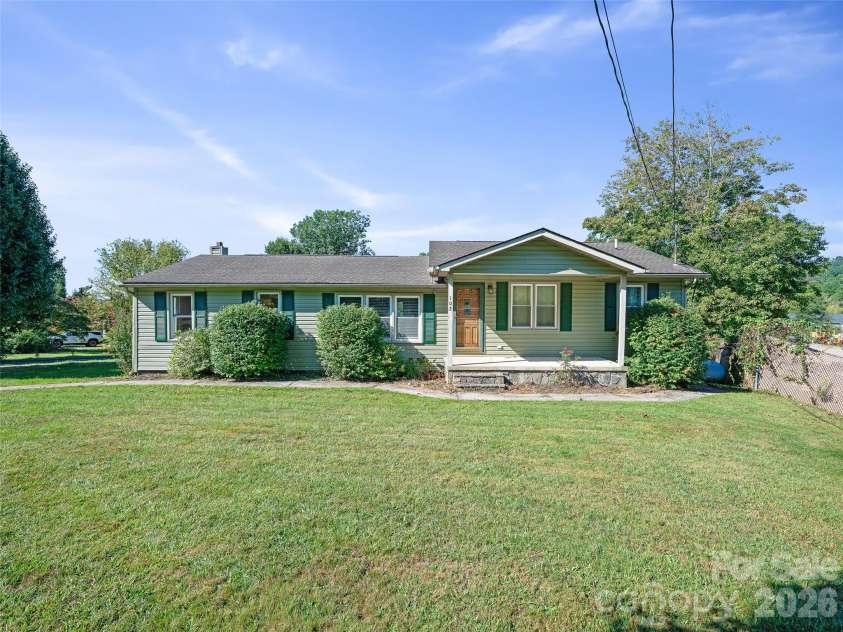 102 Phillips Road, Spruce Pine, NC 28777.  MLS# CAR4427122, YatesRealty ID 34729. 