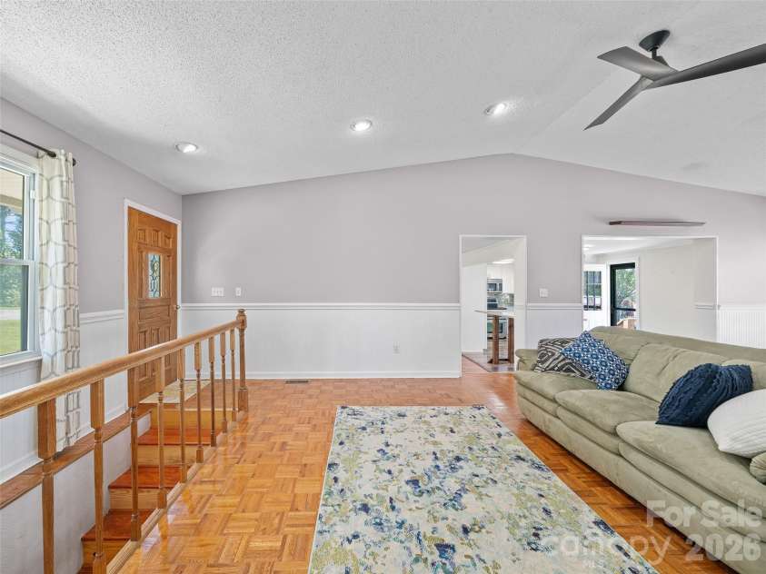 102 Phillips Road, Spruce Pine, NC 28777.  MLS# CAR4427122, YatesRealty ID 34729. 
