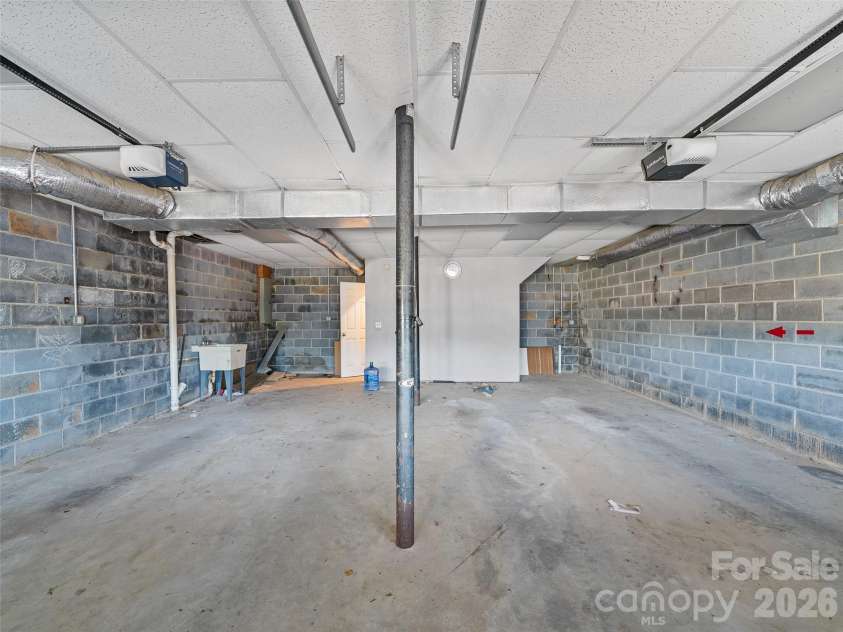 102 Phillips Road, Spruce Pine, NC 28777.  MLS# CAR4427122, YatesRealty ID 34729. 